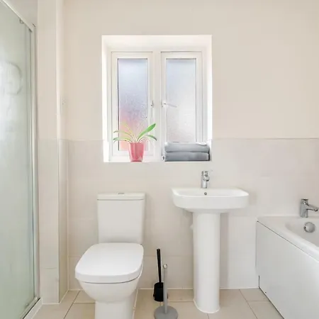 Stoke Gifford House Ideal For Contractors & Hébergement de vacances Bristol